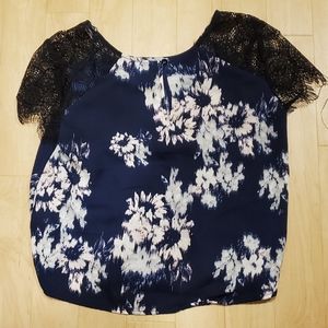 XHILIRATION navy floral and lace crop top.